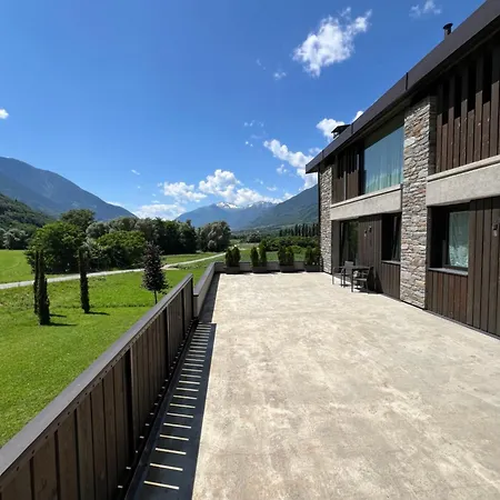 Caffe E Vino *