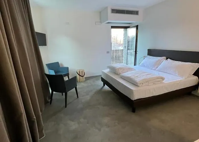 Caffe E Vino Lantgård Sondrio